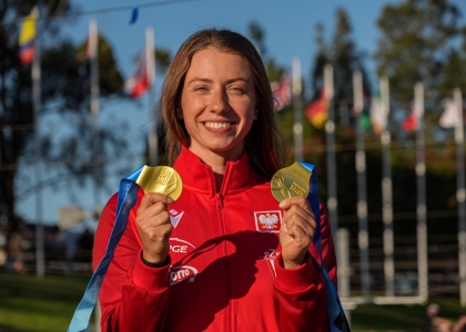 Poland's Klaudia Zwolinska shows off her two gold medals Klaudia Zwolinska Poland Sydney 2025 canoe slalom golds